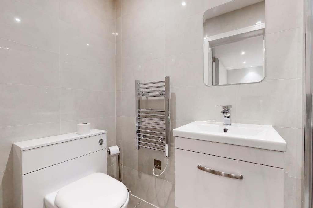 Stylish 2bed Flat 10min To Wimbledon Tennis Courts Apartment *